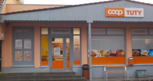 ZREKONSTRUOVANÁ PRODEJNA VE LNÁŘÍCH